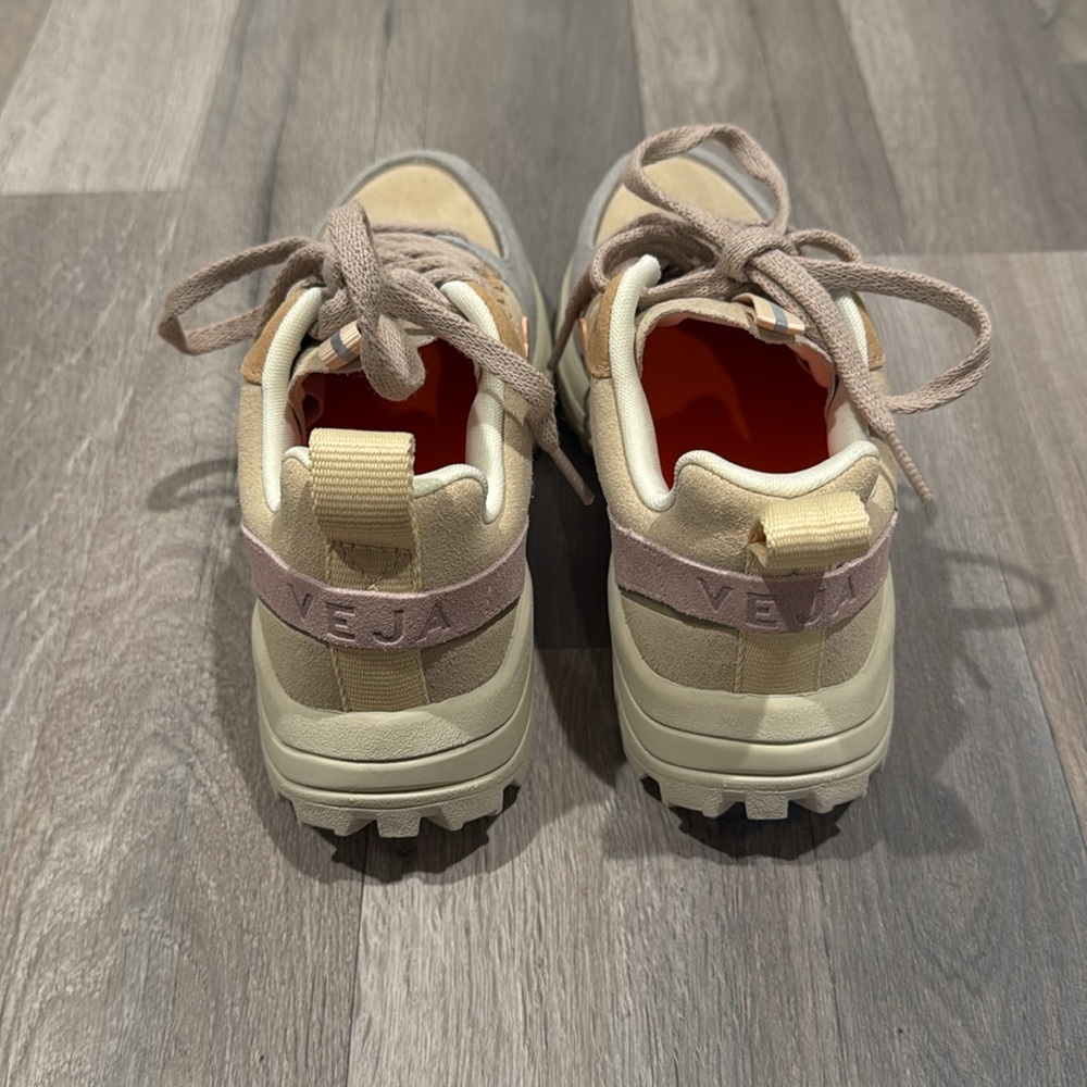 VEJA VENTURI SUEDE ALMOND PEACH MULTICO SNEAKERS - Picture 5 of 11